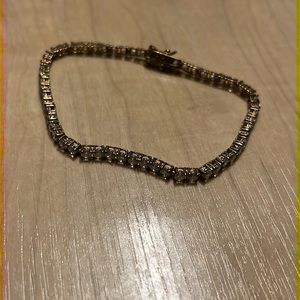 Gorgeous gold bracelet